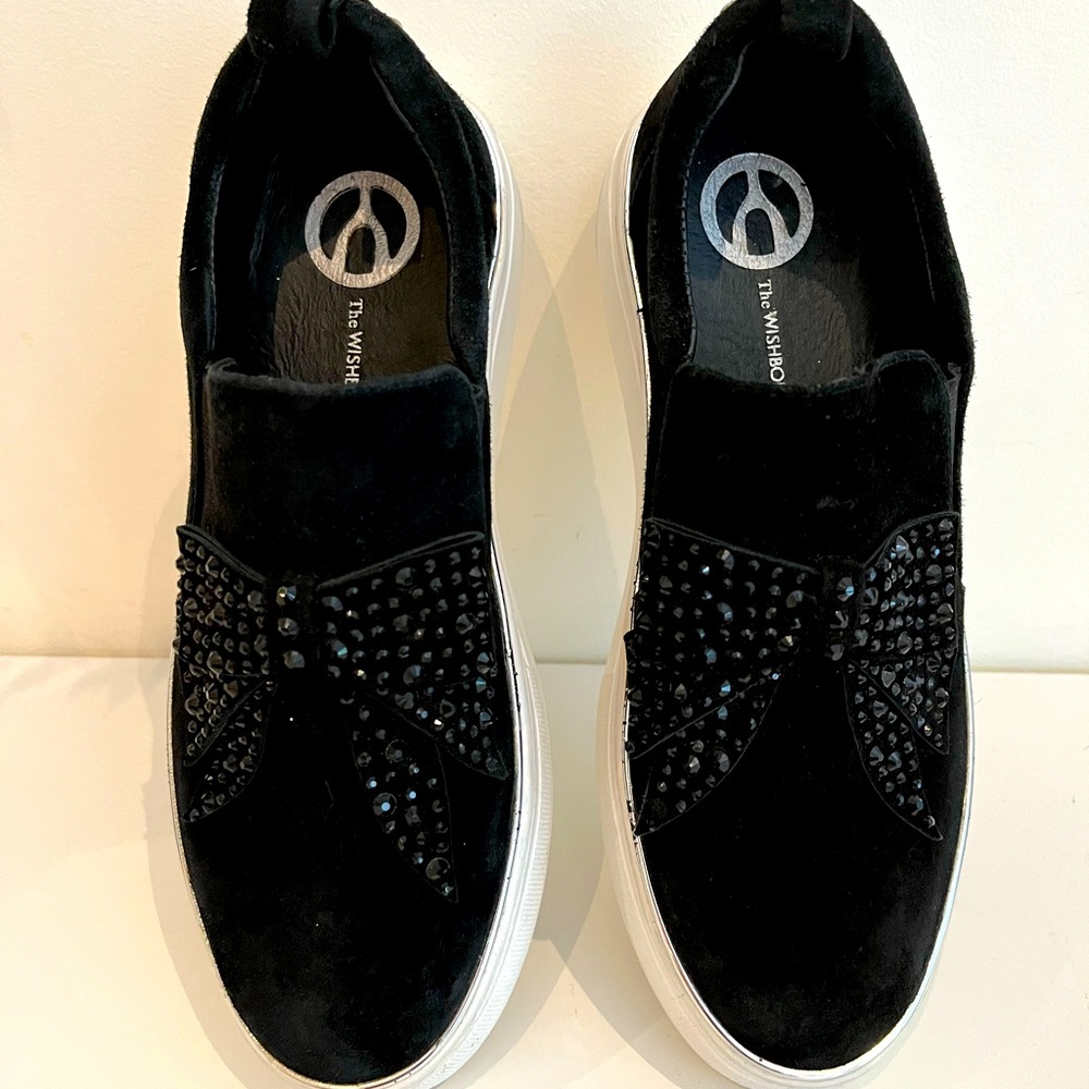 Wishbone black and white loafers